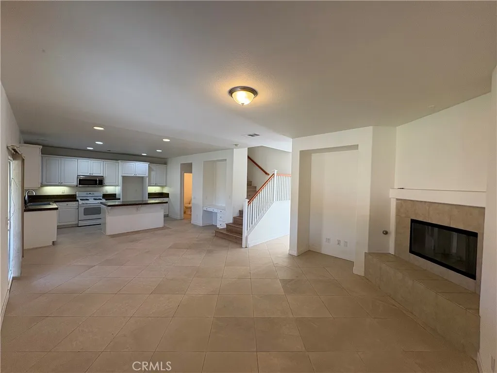 941 Garrett Way, San Jacinto, California 92583 home-pic-5