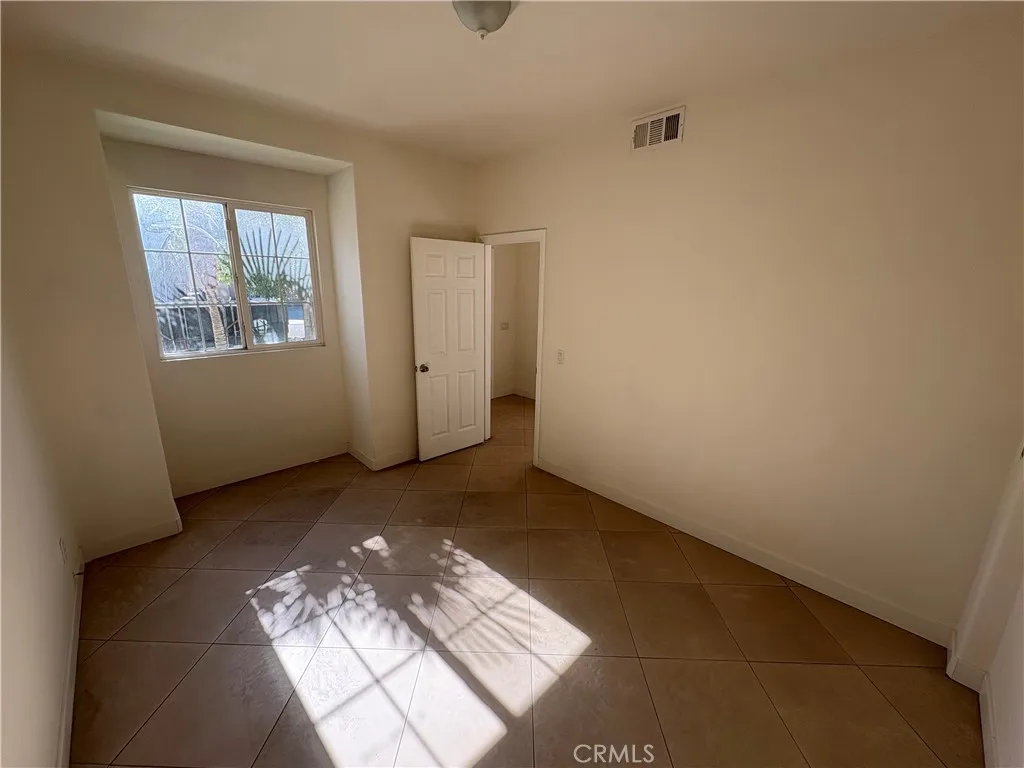 941 Garrett Way, San Jacinto, California 92583 home-pic-4