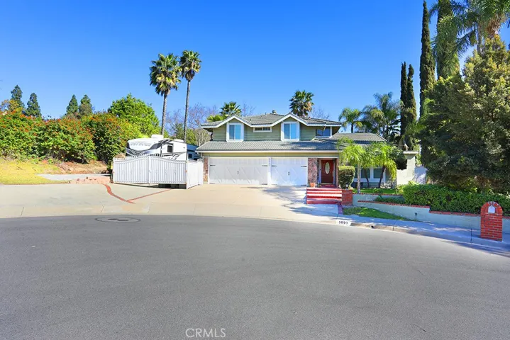 private cul-de-sac location