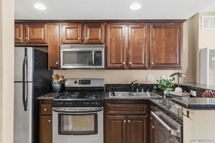 3927 Nobel Dr 39, San Diego, California 92122