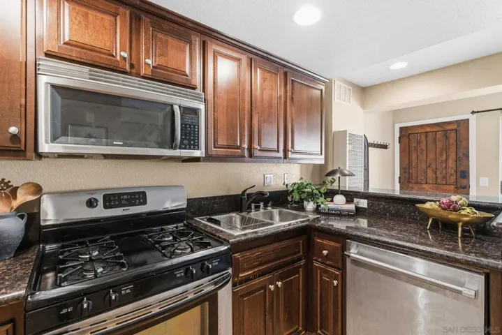 3927 Nobel Dr 39, San Diego, California 92122