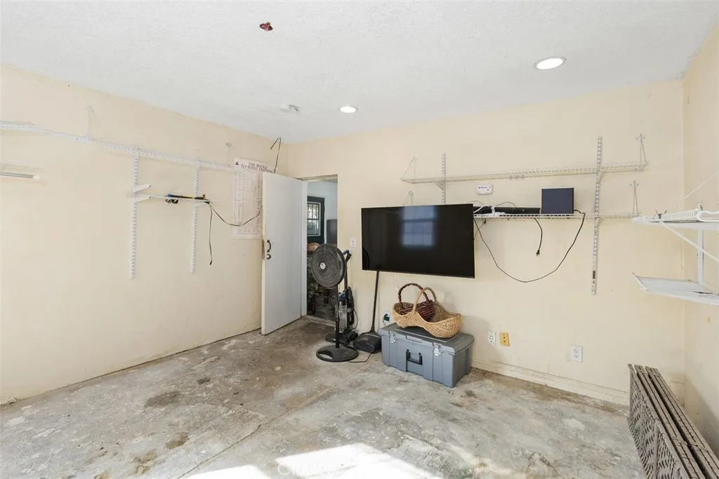 8774 Jo Jo, Riverside, California 92503 home-pic-15