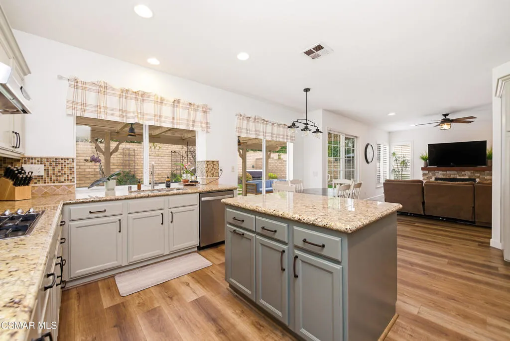 2696 Santa Ynez Avenue, Simi Valley, California 93063 home-pic-9
