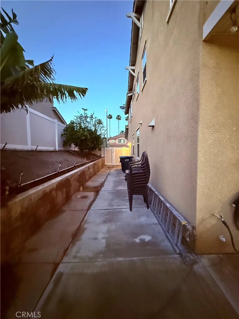 240 Cisneros Court, Colton, California 92324 home-pic-18