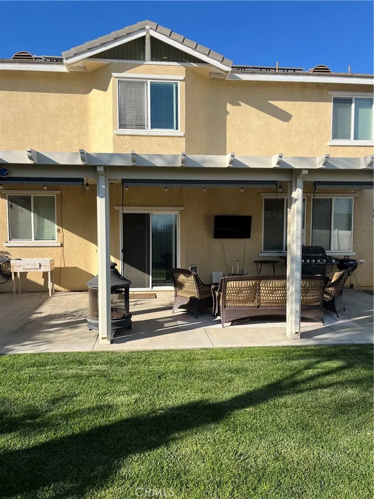 240 Cisneros Court, Colton, California 92324 home-pic-15