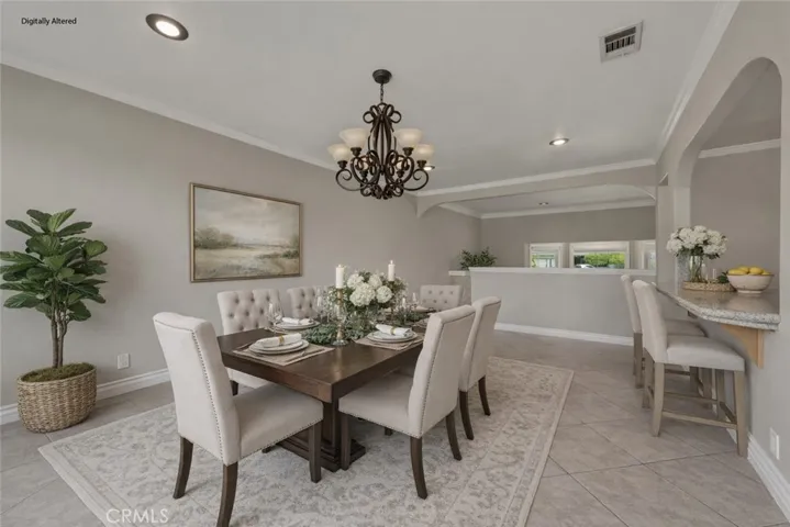 Dining room - Virtually staged