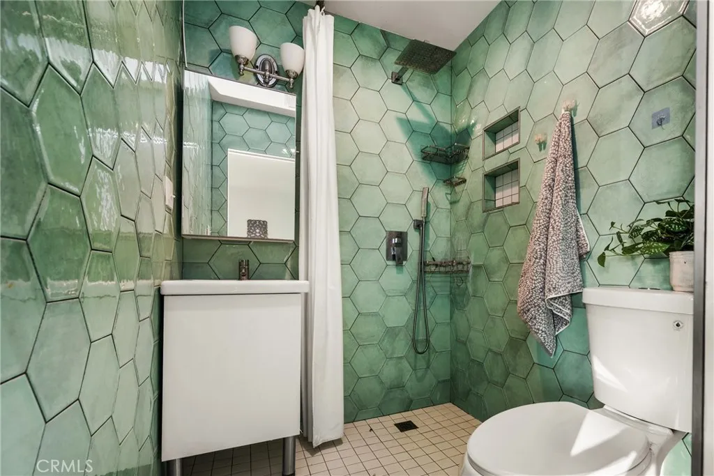 2320 Locust, Long Beach, California 90806 home-pic-22