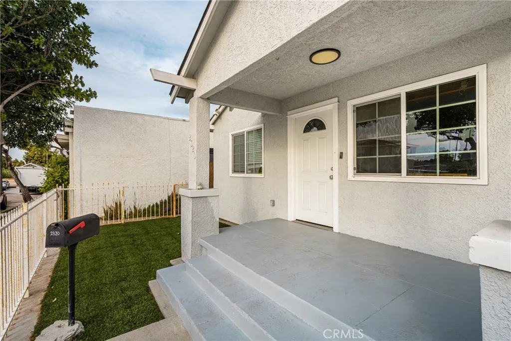 2320 Locust, Long Beach, California 90806 home-pic-4