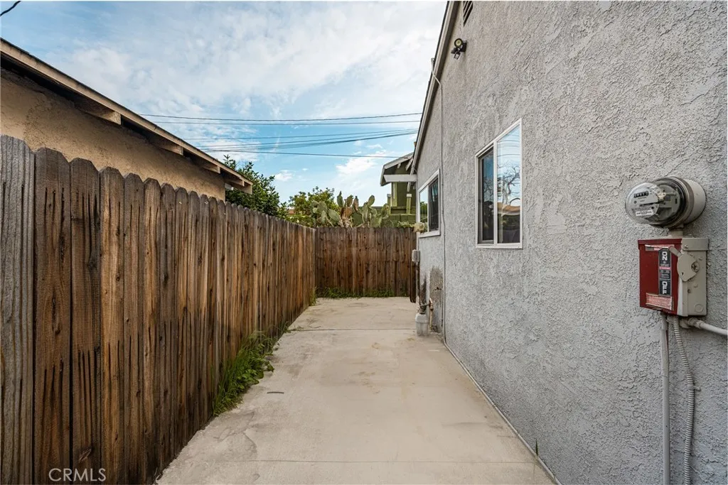 2320 Locust, Long Beach, California 90806 home-pic-17