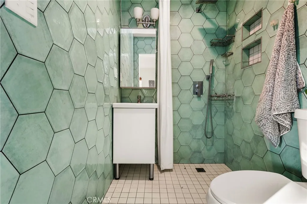 2320 Locust, Long Beach, California 90806 home-pic-21