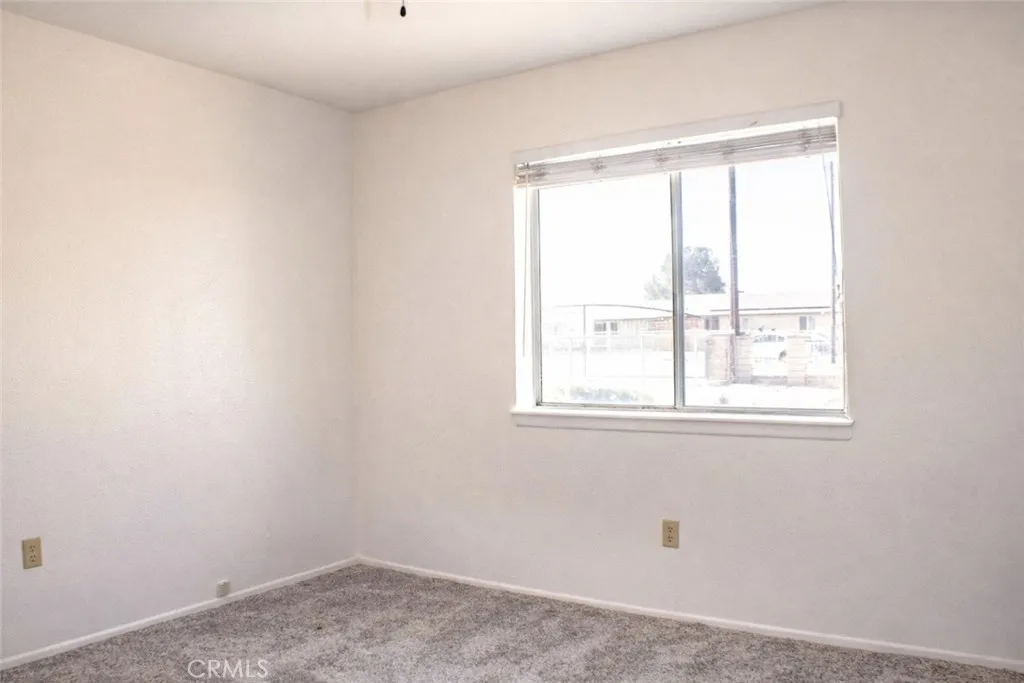 7407 Kenyon, Hesperia, California 92345 home-pic-12