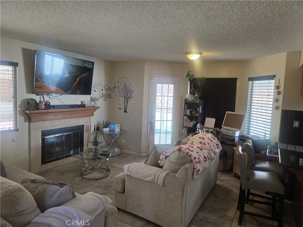 37301 Desert Willow, Palmdale, California 93550 home-pic-9