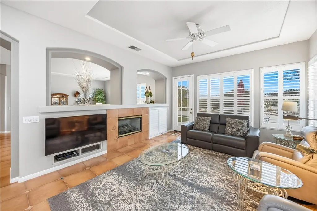 2027 Melbourne Circle, Banning, California 92220 home-pic-25