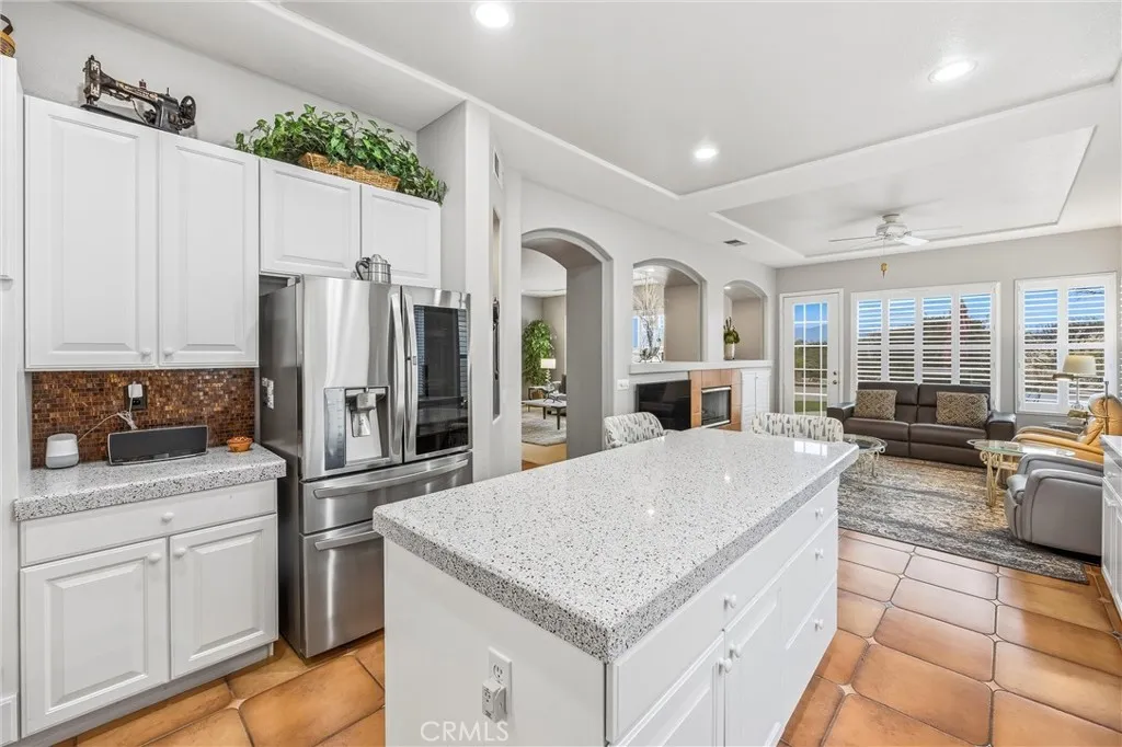 2027 Melbourne Circle, Banning, California 92220 home-pic-18