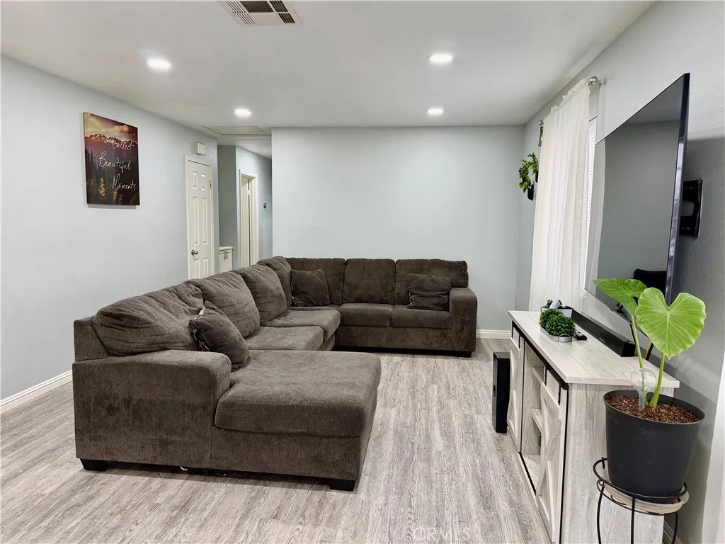 226 E King Street, San Bernardino, California 92408 home-pic-6