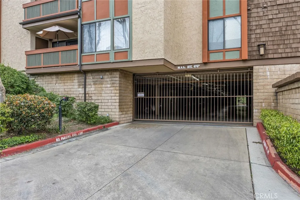 2504 E Willow Street 101, Signal Hill, California 90755 home-pic-29