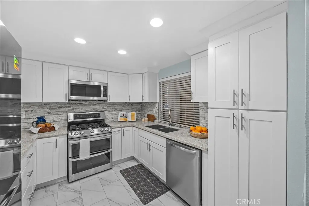 2504 E Willow Street 101, Signal Hill, California 90755 home-pic-8