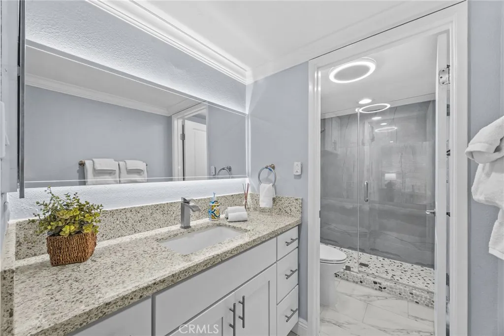 2504 E Willow Street 101, Signal Hill, California 90755 home-pic-19