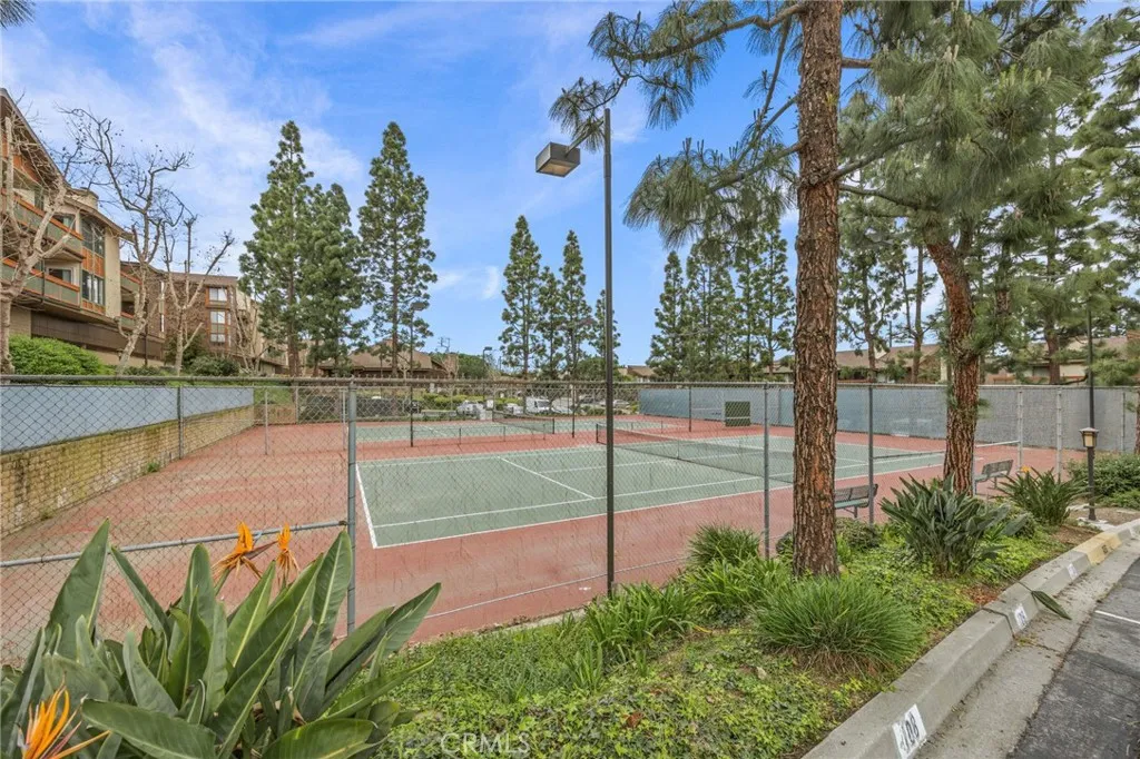 2504 E Willow Street 101, Signal Hill, California 90755 home-pic-31