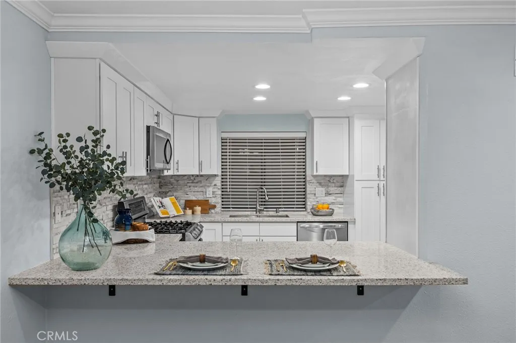 2504 E Willow Street 101, Signal Hill, California 90755 home-pic-6