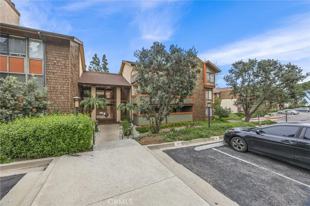 2504 E Willow Street 101, Signal Hill, California 90755 home-pic-27