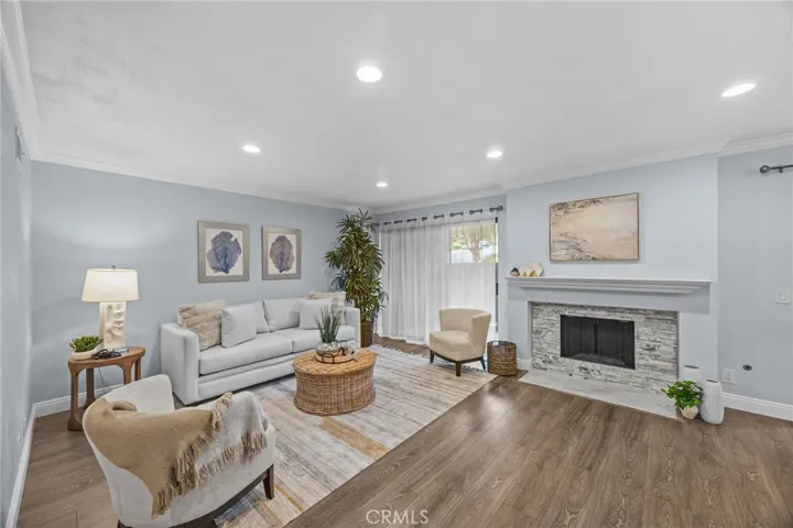 Welcome to 2504 E. Willow St. Unit 101!