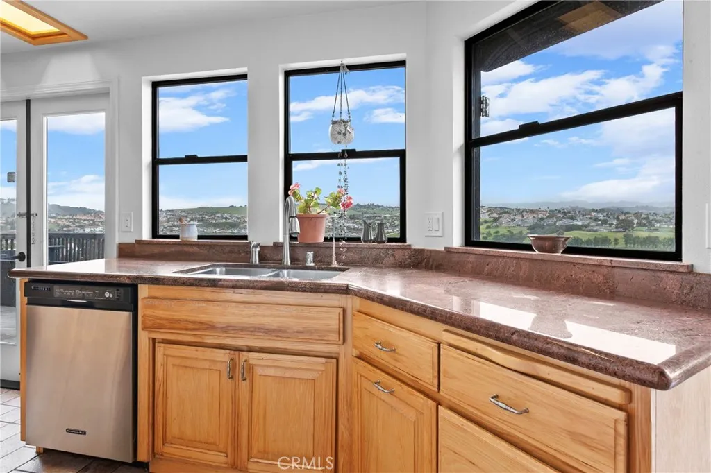 1041 Ritchie Road B, Grover Beach, California 93433 home-pic-11