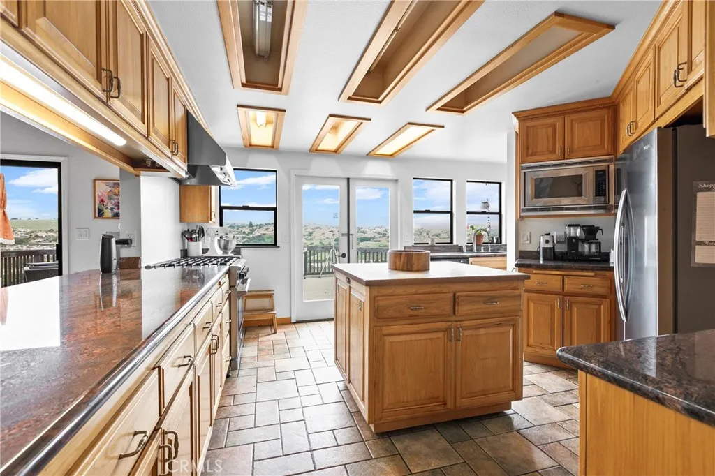 1041 Ritchie Road B, Grover Beach, California 93433 home-pic-10