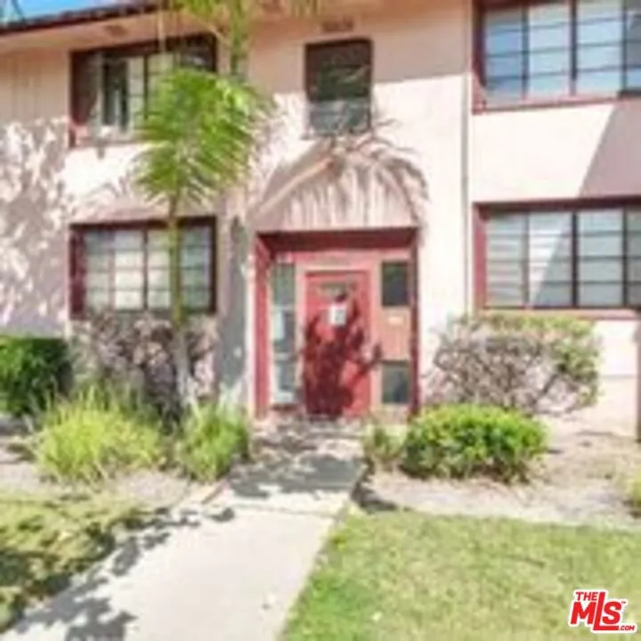 4063 Abourne Road B, Los Angeles, California 90008 home-pic-2