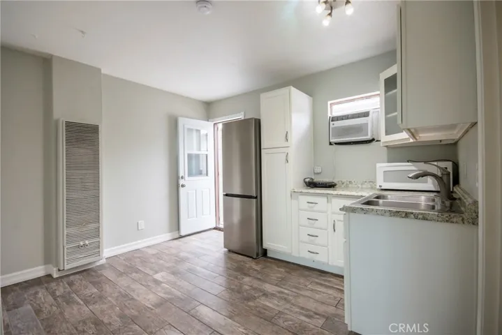 11045 Slater Avenue B, Fountain Valley, California 92708