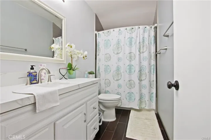 full bath with tub