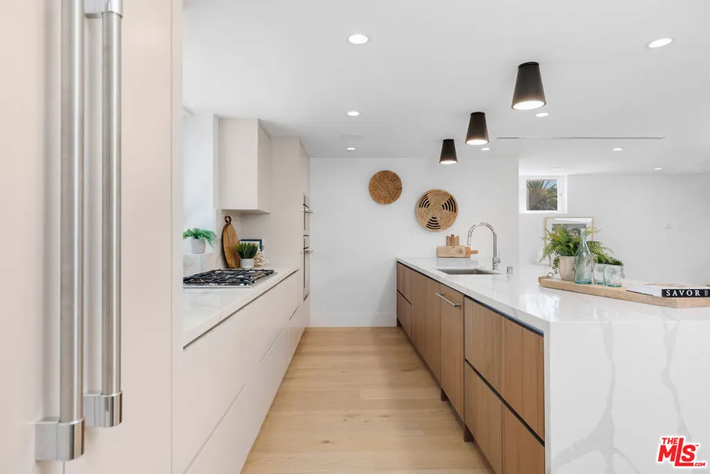 658 California Avenue, Venice, California 90291 home-pic-17