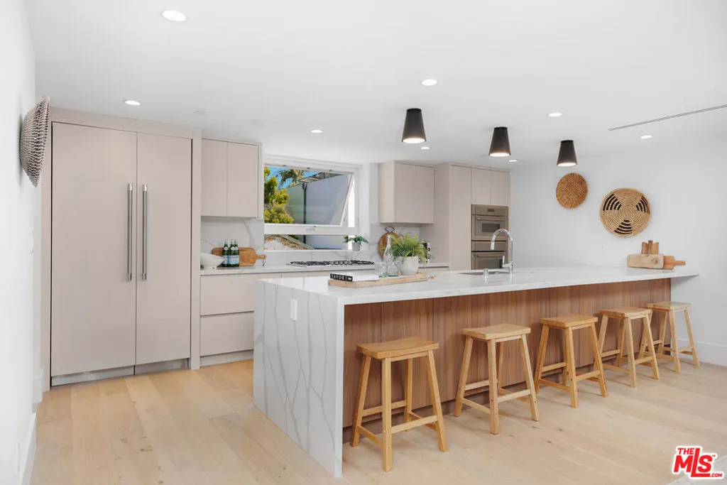 658 California Avenue, Venice, California 90291 home-pic-16