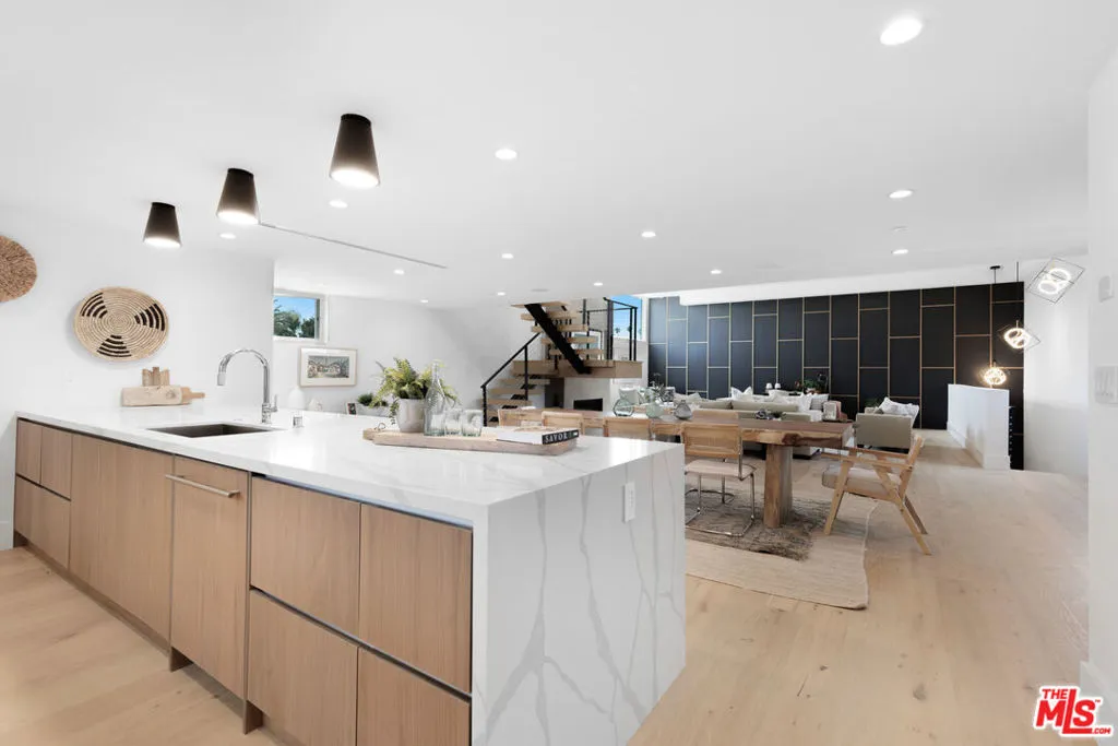 658 California Avenue, Venice, California 90291 home-pic-14
