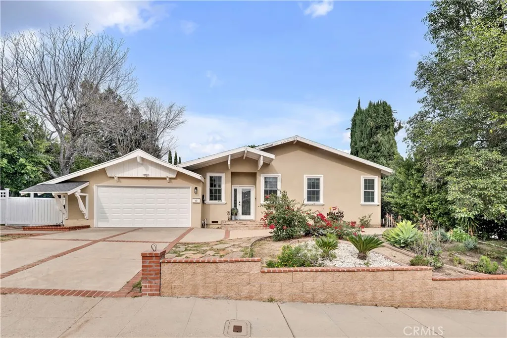 11962 Salem Drive, Granada Hills, California 91344 home-pic-1