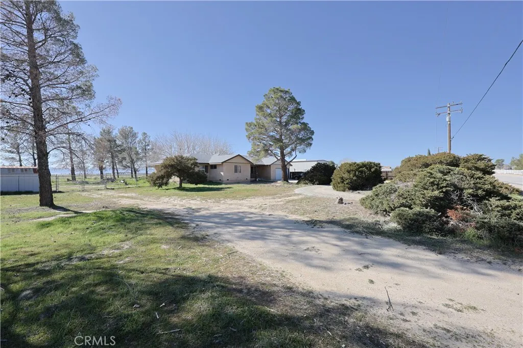 7540 W Avenue A, Lancaster, California 93536 home-pic-3