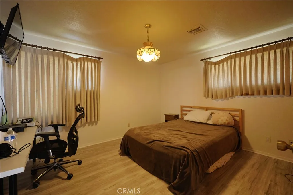 7540 W Avenue A, Lancaster, California 93536 home-pic-12