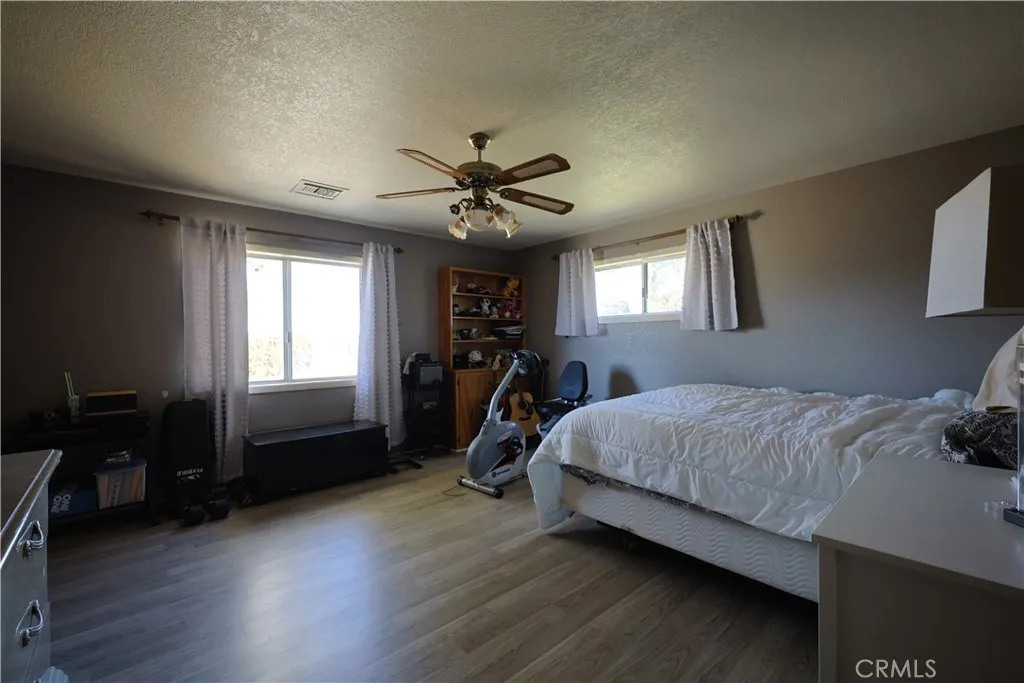 7540 W Avenue A, Lancaster, California 93536 home-pic-7