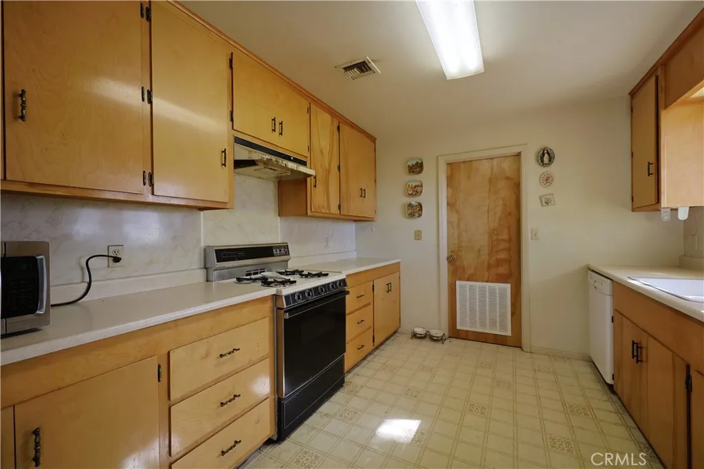 7540 W Avenue A, Lancaster, California 93536 home-pic-14