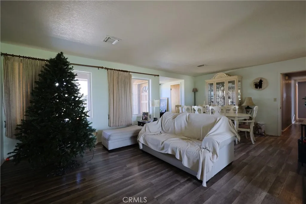7540 W Avenue A, Lancaster, California 93536 home-pic-16