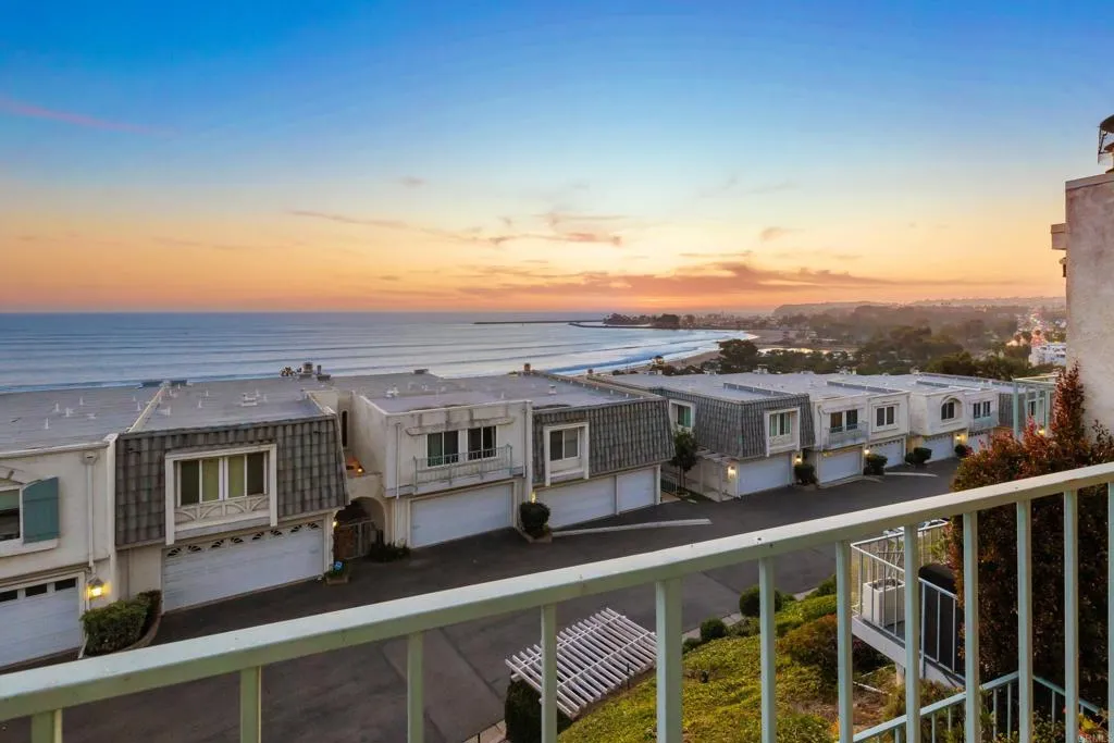 25952 View Point Drive W 9, Dana Point, California 92624 home-pic-12