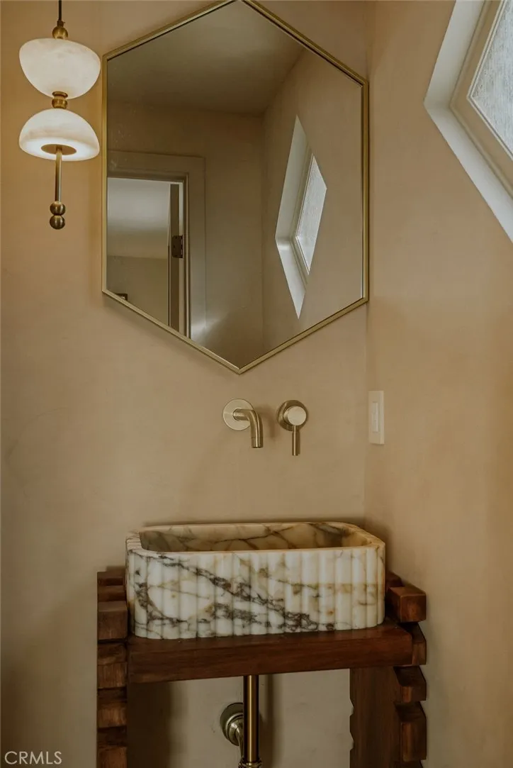 4048 Tivoli Avenue, Los Angeles, California 90066 home-pic-21