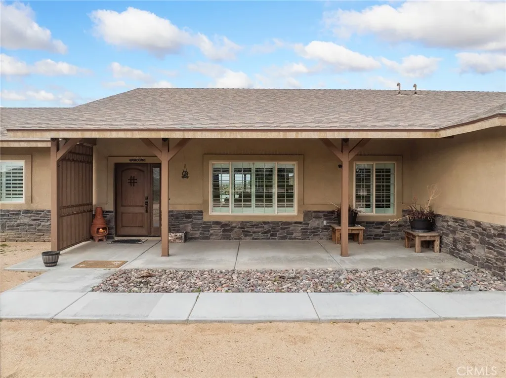 22820 Via Seco, Apple Valley, California 92308 home-pic-5