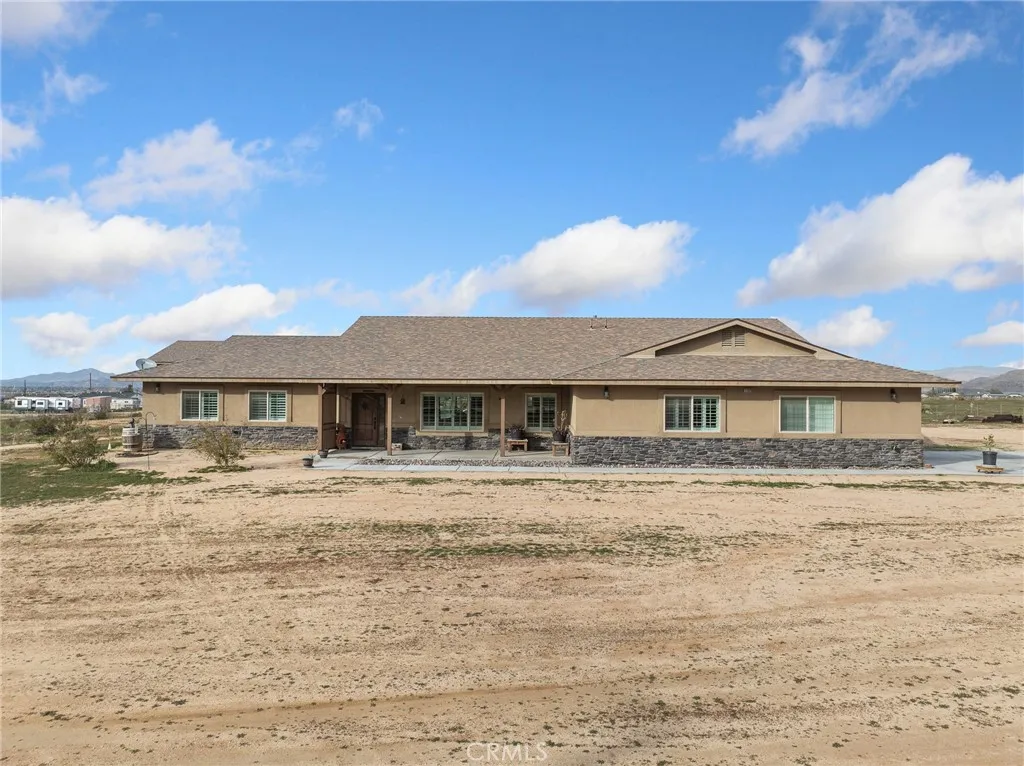 22820 Via Seco, Apple Valley, California 92308 home-pic-2