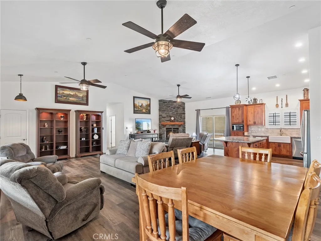22820 Via Seco, Apple Valley, California 92308 home-pic-28