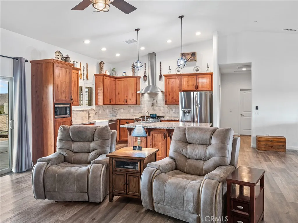 22820 Via Seco, Apple Valley, California 92308 home-pic-29