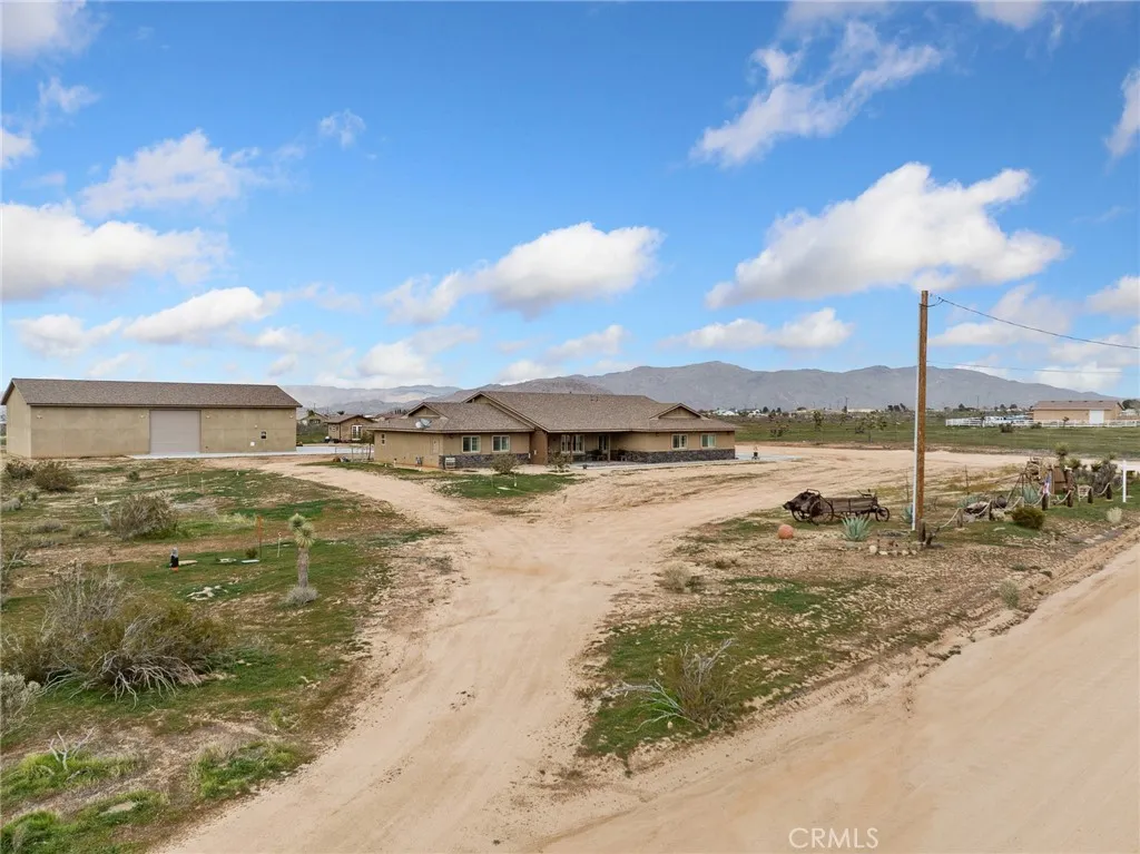 22820 Via Seco, Apple Valley, California 92308 home-pic-15