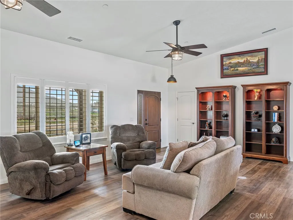 22820 Via Seco, Apple Valley, California 92308 home-pic-20
