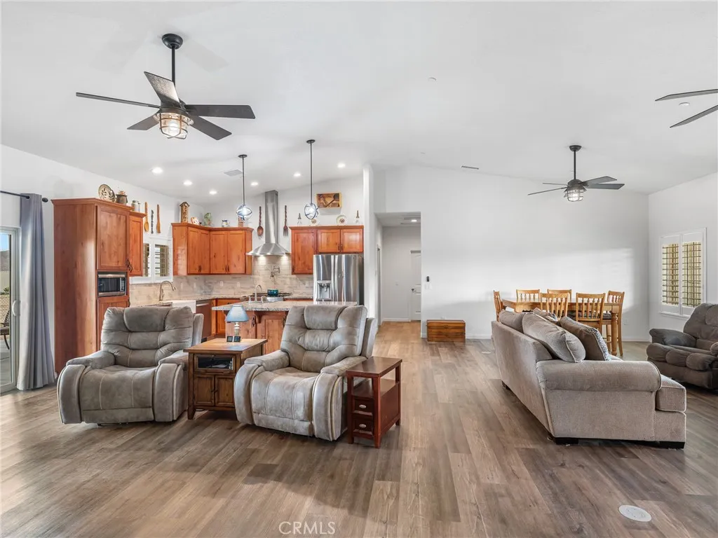 22820 Via Seco, Apple Valley, California 92308 home-pic-32