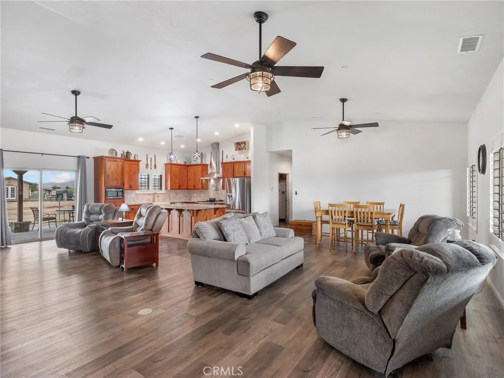 22820 Via Seco, Apple Valley, California 92308 home-pic-21